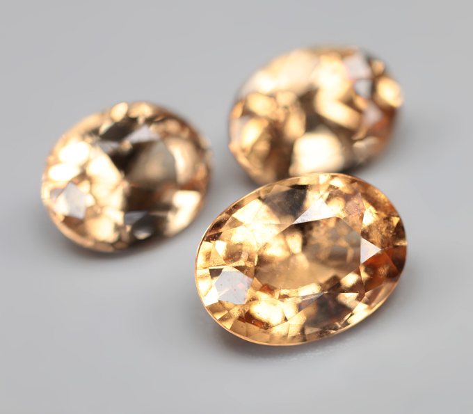 Набор из 3 гессонитов гранатов 4,94 карата