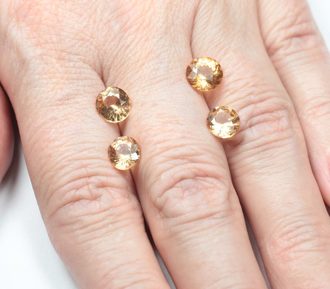 Набор из 4 гессонитов гранатов 5,73 карата