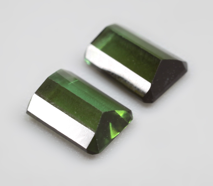 Пара турмалинов высокой чистоты 1,28 карата