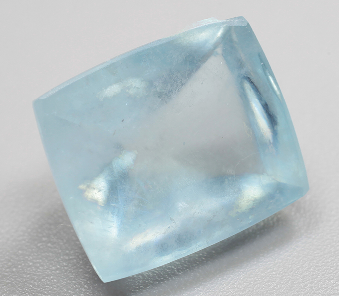 Забайкальский аквамарин огранки «сахарная голова» 4,09 карата