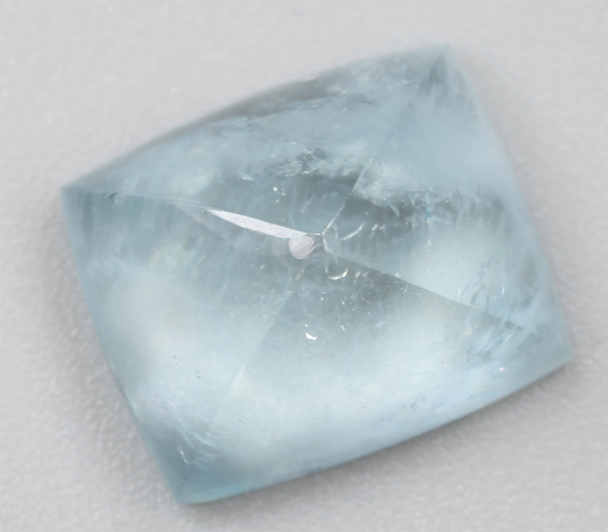 Забайкальский аквамарин огранки «сахарная голова» 4,09 карата