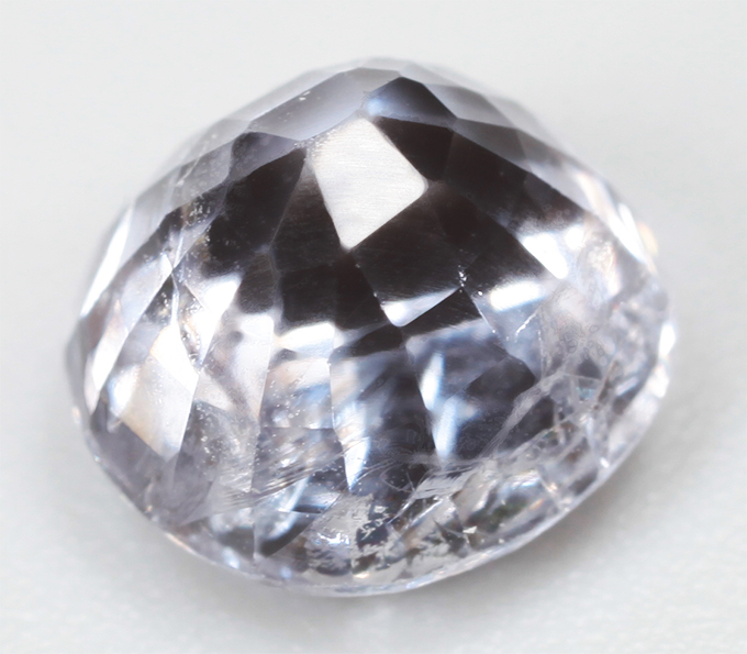 Стальная шпинель 2,13 карата