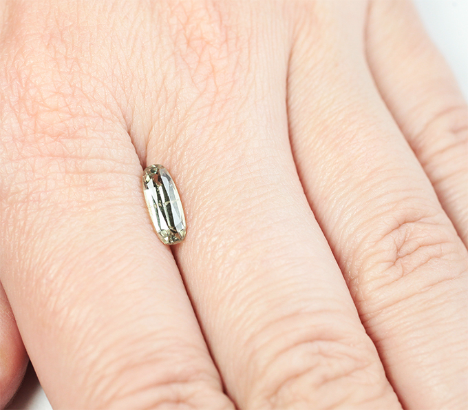 Диаспор редкой огранки 1,27 карата