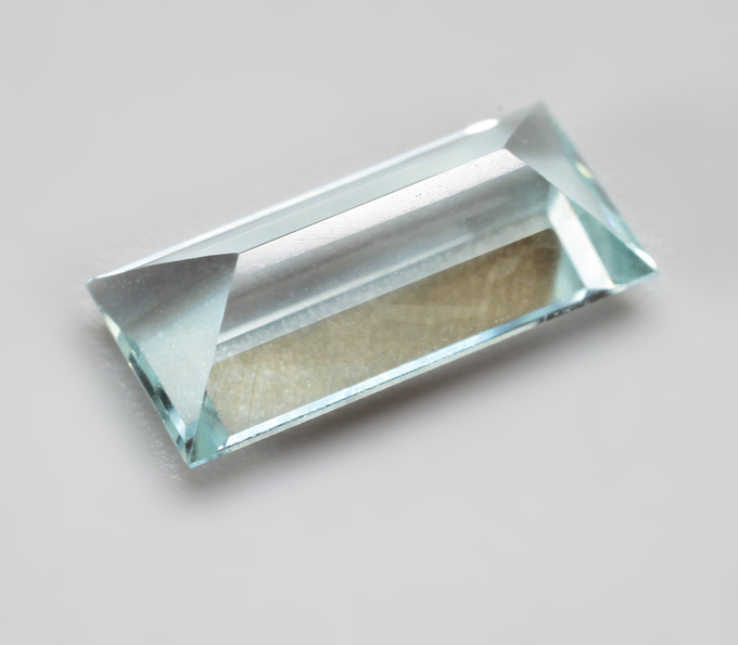 Редкая огранка! Аквамарин высокой чистоты 2,17 карата