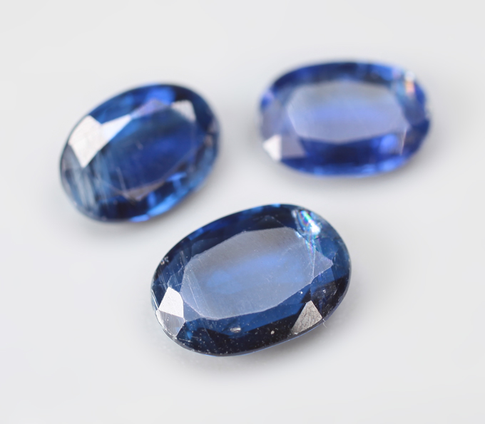 Набор из 3 насыщенных васильковых кианитов 3,25 карата