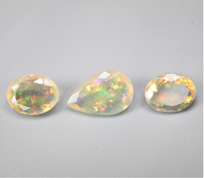 Набор из 3 ограненных эфиопских опалов 3,94 карата