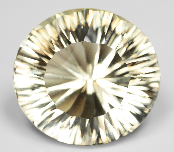 Чистейший крупный цитрин лазерной огранки 38,67 карата