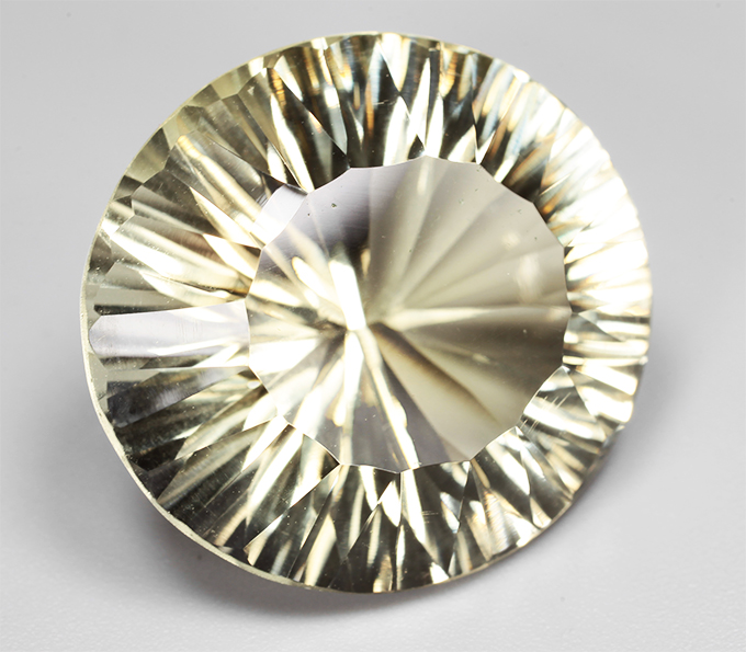 Чистейший крупный цитрин лазерной огранки 38,67 карата