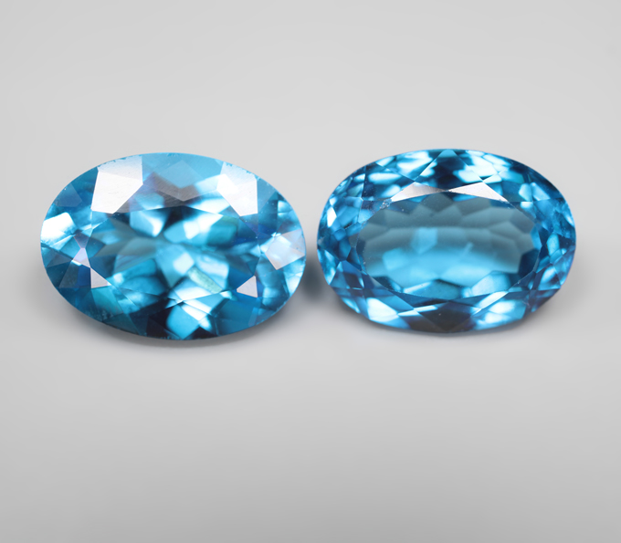 Крупная пара Swiss топазов 15,22 карата