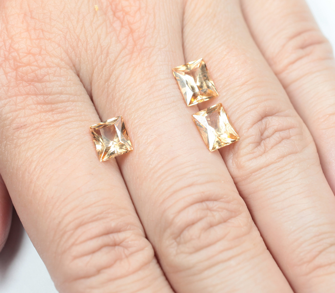 Крупный набор из 3 гессонитов гранатов 6,28 карата