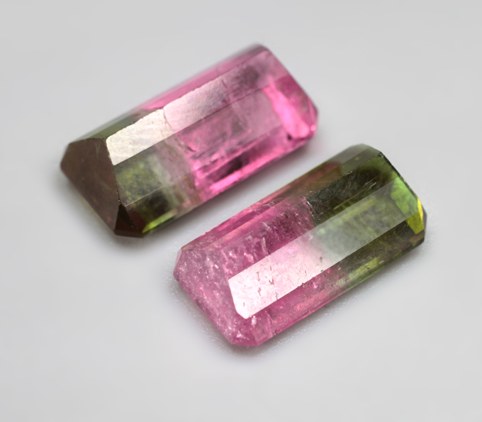 Редкая пара контрастных арбузных турмалинов 9,72 карата