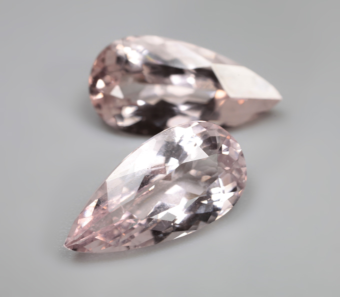 Редкая пара чистейших морганитов 5,19 карата