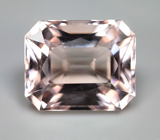 Чистейший крупный морганит 18,71 карата