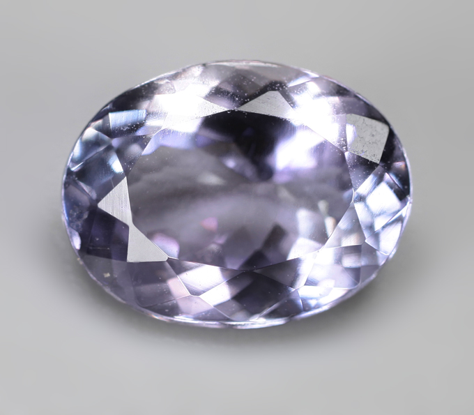 Синевато-фиолетовый цоизит 1,66 карата