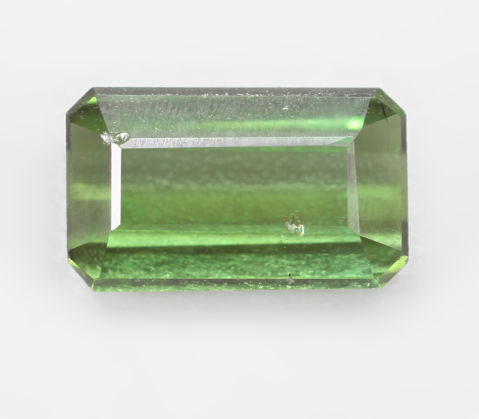 Желтовато-зеленый турмалин 1,56 карата