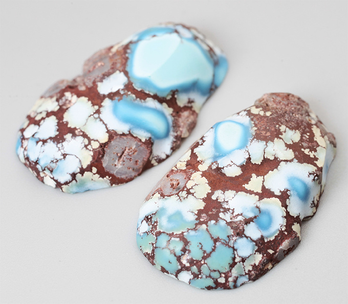 Крупная пара кабошонов казахстанской бирюзы 37,76 карата