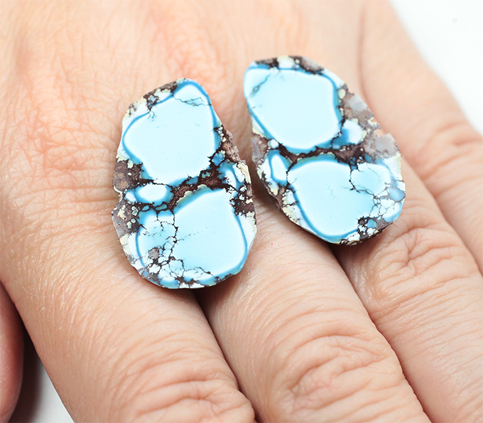 Крупная пара кабошонов казахстанской бирюзы 37,76 карата