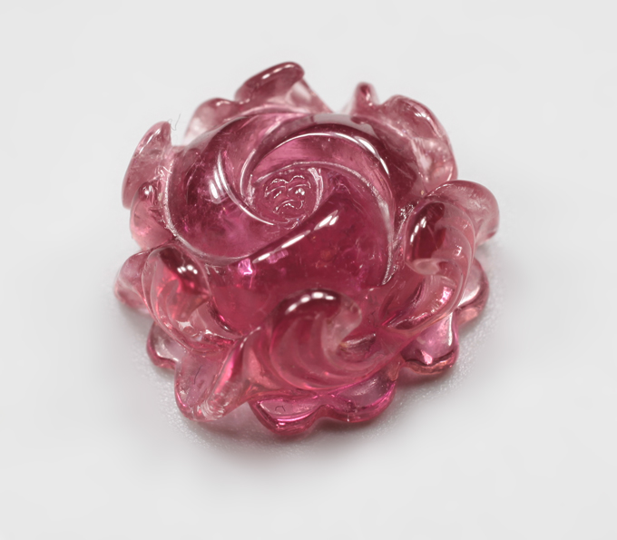 Резной рубеллит турмалин 14,99 карата