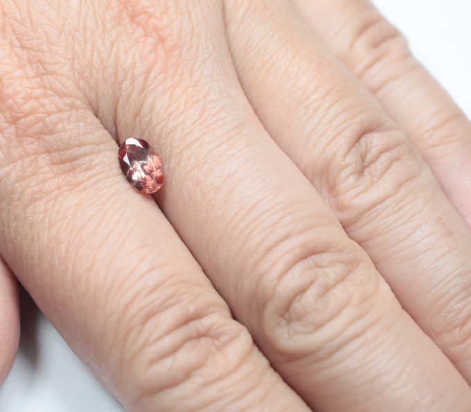 Орегонский солнечный камень 0,89 карата