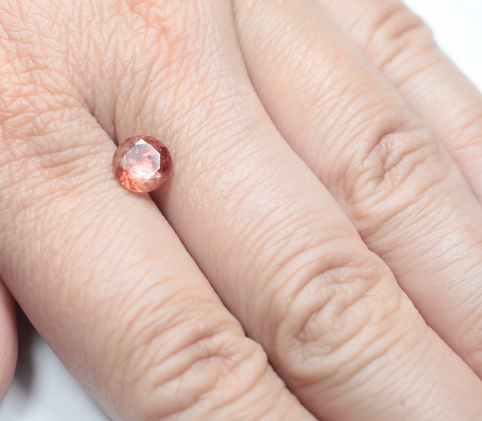 Орегонский солнечный камень 1,41 карата