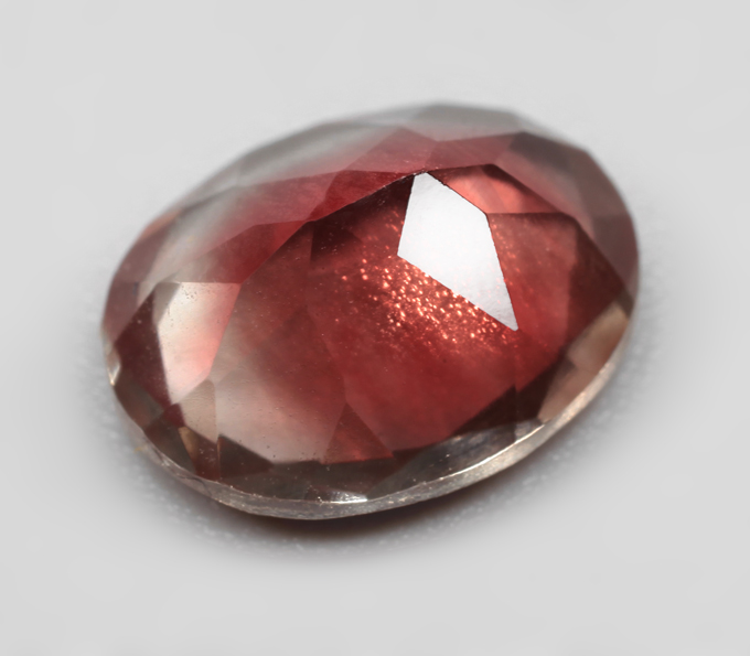 Орегонский солнечный камень 1,77 карата