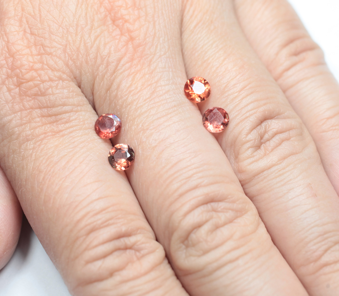 Набор из 4 орегонских солнечных камней 1,78 карата