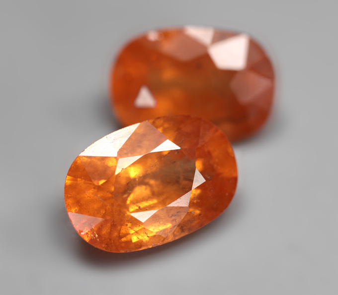 Пара спессартинов гранатов цвета «фанта» 5,52 карата