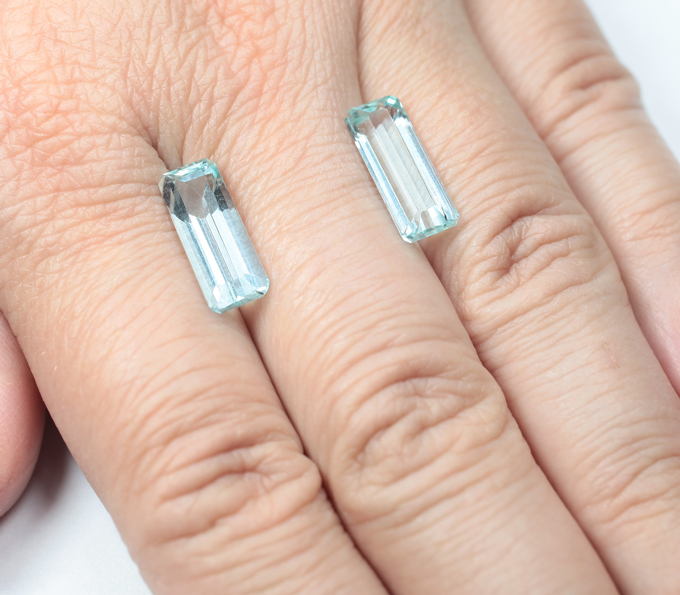 Пара аквамаринов редкой огранки высокой чистоты 7,04 карата