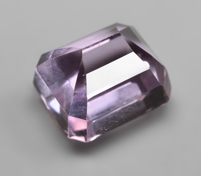 Кунцит высокой чистоты 5,76 карата