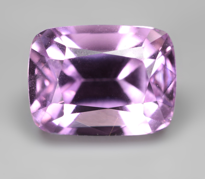 Кунцит высокой чистоты 6,42 карата