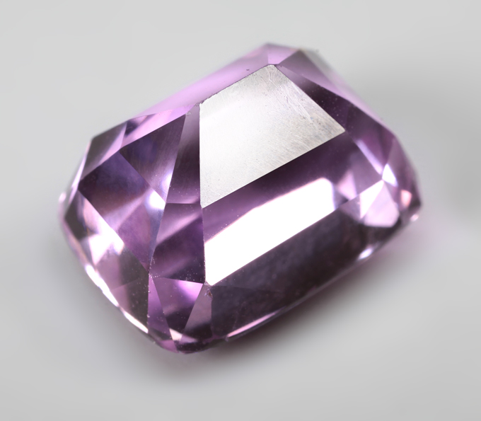 Кунцит высокой чистоты 6,42 карата