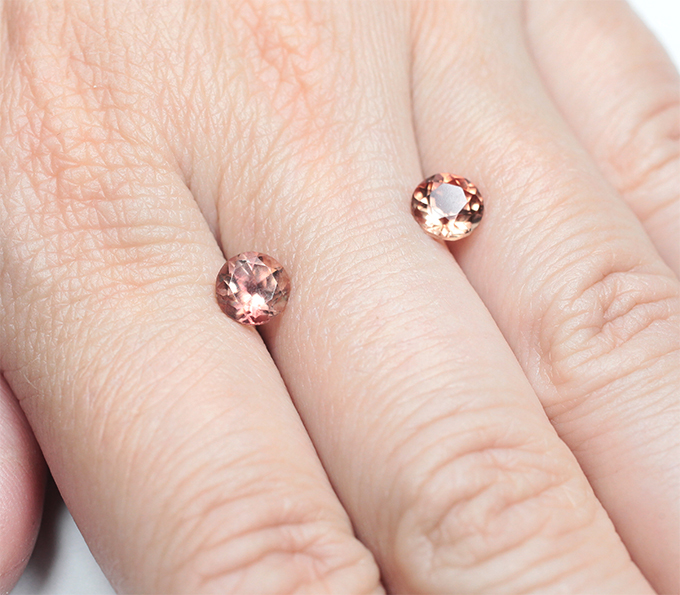 Редкая пара орегонских солнечных камней падпараджа 1,84 карата