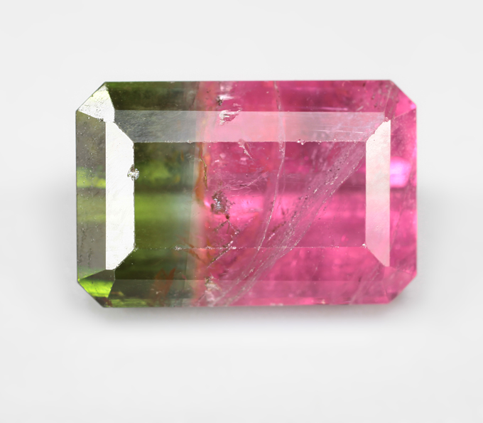 Крупный контрастный арбузный турмалин 7,4 карата