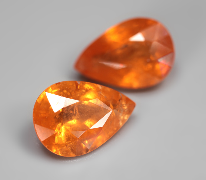 Пара спессартинов гранатов 5,4 карата