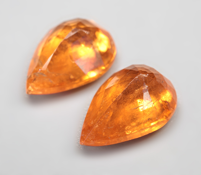 Пара спессартинов гранатов 5,4 карата