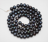 Набор из 83 черных жемчужин барокко на нити 82,25 карата! Титановый люстр