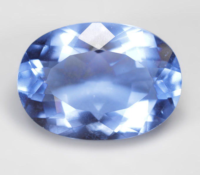 Крупный флюорит со сменой цвета 14,95 карата