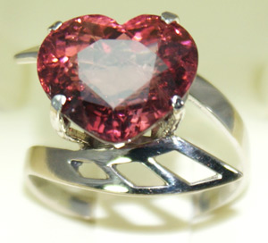 Серебро 925 Великолепное кольцо с чистейшим рубеллитом