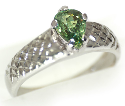 Золото Кольцо с демантоидом