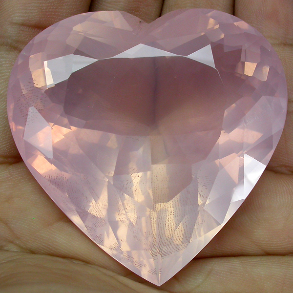 Розовый кварц - сердце 291,71 карат