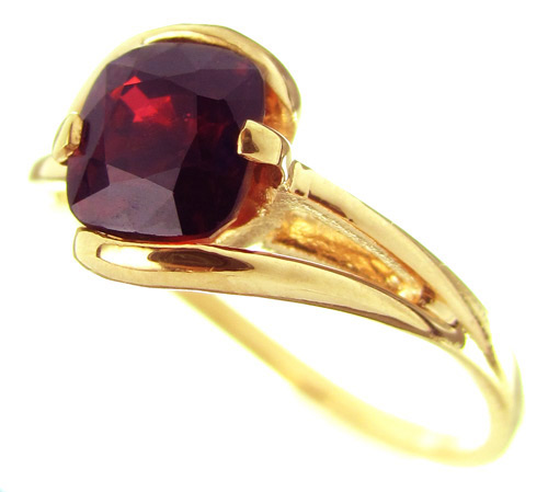 Золото Кольцо с рубиновой шпинелью