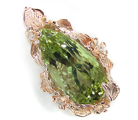 Золото Кулон с кунцитом и бриллиантами