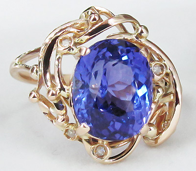 Золото Кольцо с танзанитом и бриллиантами