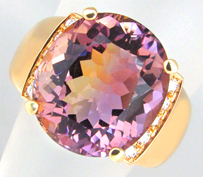 Золото Кольцо с чистейшим эффектным аметрином и бриллиантами