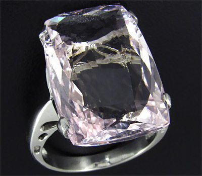 Золото Кольцо с чистейшим нежно-розовым морганитом