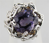 Кольцо с серебристо-пурпурной шпинелью и 10-ю бриллиантами Золото