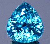Кольцо с небесно-голубым цирконом и бесцветными сапфирами Серебро 925