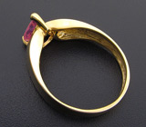 Кольцо с сапфиром падпараджа Золото