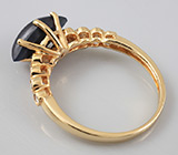 Кольцо со звездчатым сапфиром и бриллиантами Золото