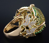 Кольцо с цитрином, цаворитами гранатами, рубинами и бриллиантами Золото